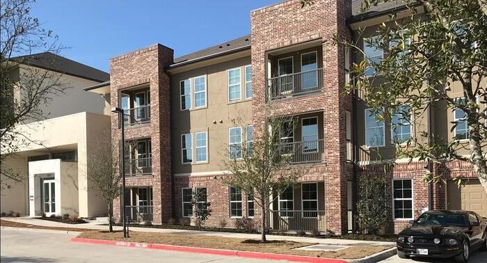1550 W Plano Pkwy #C1 - Photo 3 of 36