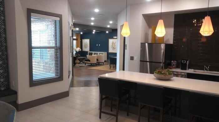 1315 W Brown St #D2 - Photo 4 of 6