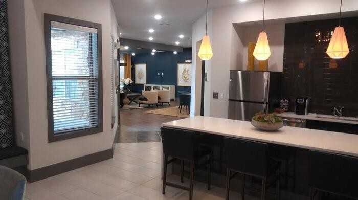 1315 W Brown St #D3 - Photo 4 of 6