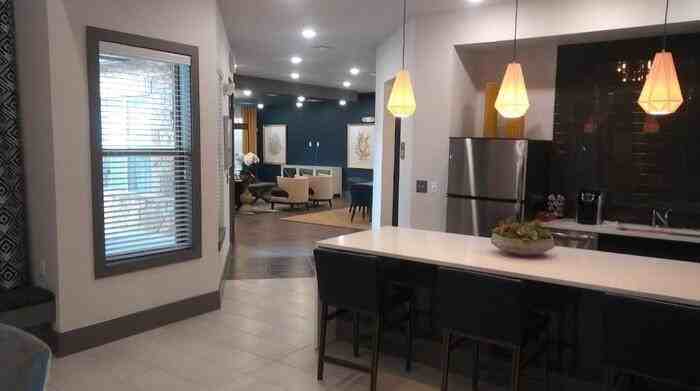 1315 W Brown St #B3 - Photo 4 of 7