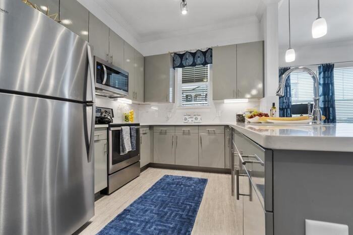 1850 Mercer Pkwy #E1 - Photo 2 of 9