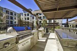 featured image of 1890 Mercer Pkwy #E1