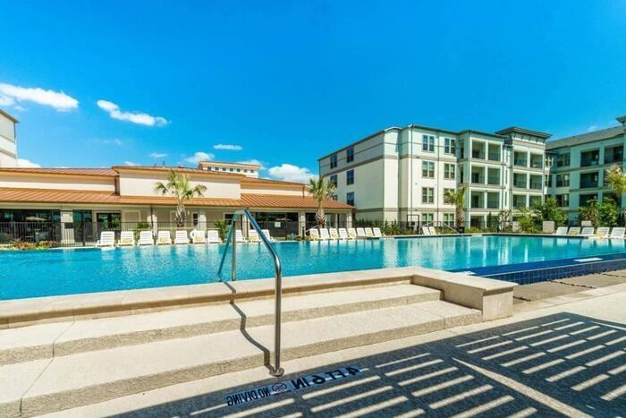 8400 Sunset Blvd #E1 - Photo 2 of 33