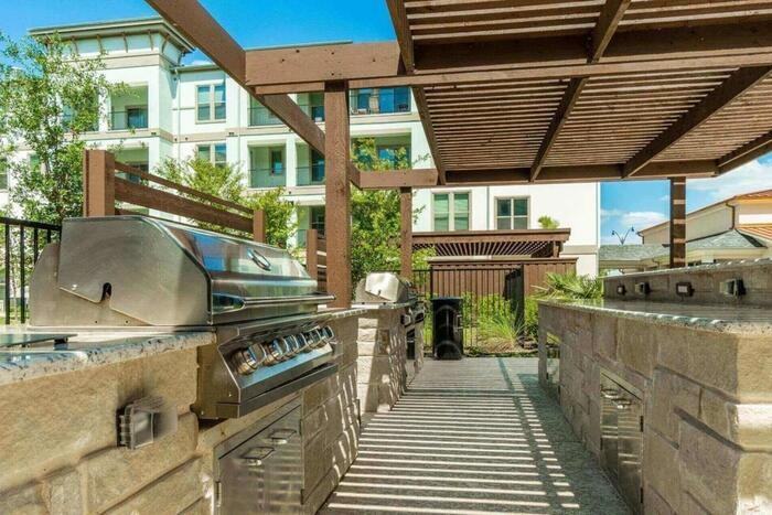 8400 Sunset Blvd #E1 - Photo 4 of 33