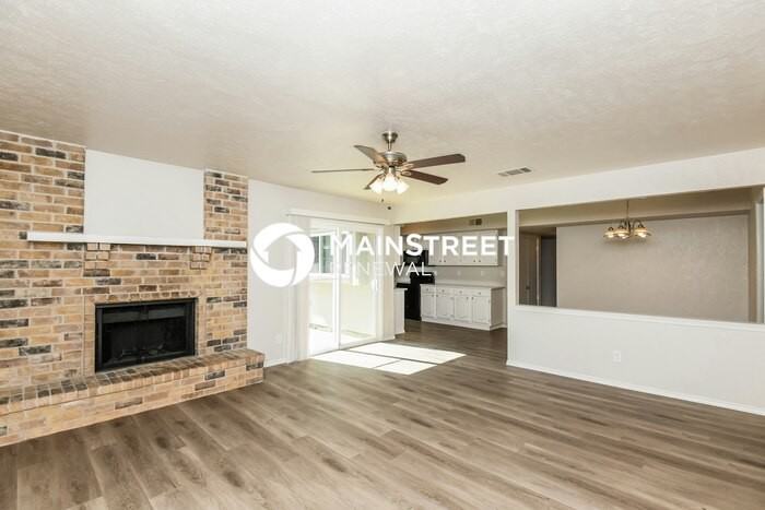 2917 Joymeadow Dr - Photo 3 of 16