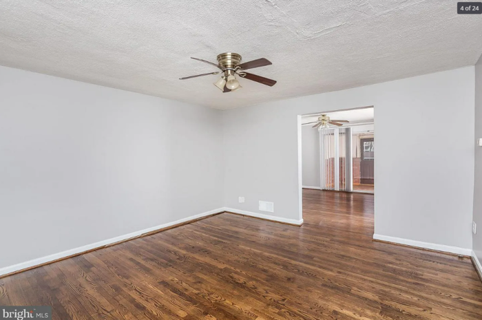 7457 Lawrence Rd - Photo 5 of 26