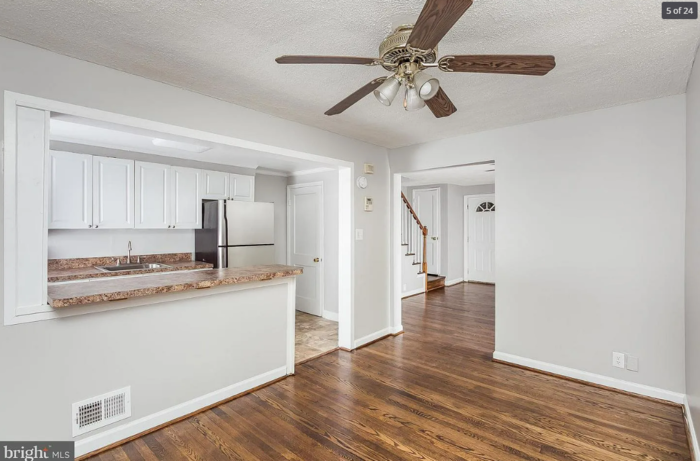 7457 Lawrence Rd - Photo 6 of 26