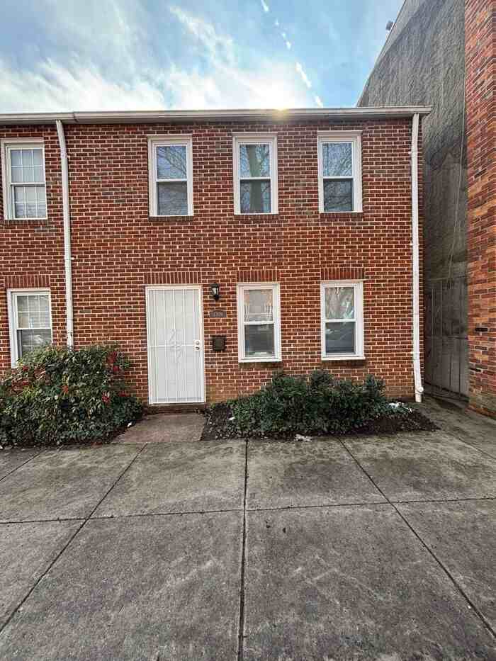 1309 Ashland Ave - Photo 2 of 9