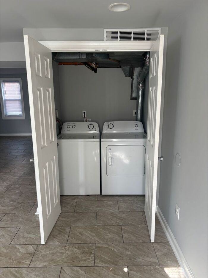 1309 Ashland Ave - Photo 5 of 9