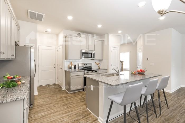 105 York Way - Photo 5 of 18