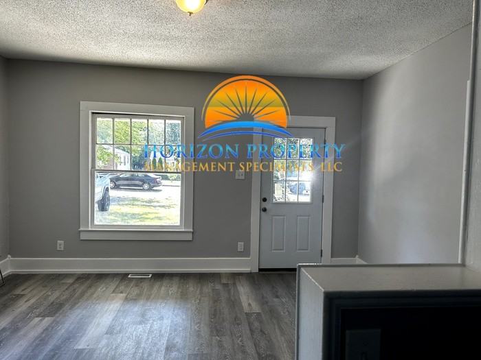 2019 Lee High Dr Ne - Photo 2 of 9