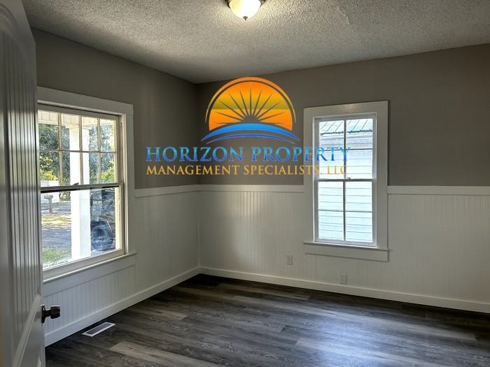 2019 Lee High Dr Ne - Photo 4 of 9