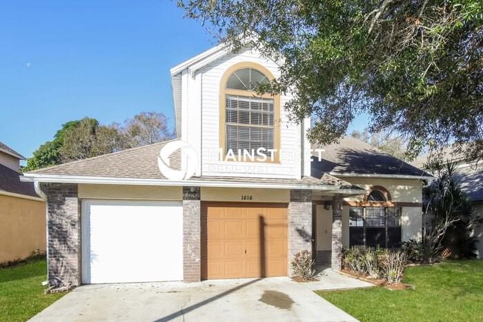 1616 Clover Circle - Photo 2 of 17