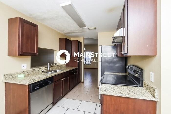 1616 Clover Circle - Photo 6 of 17