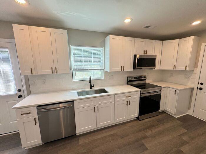 4228 Dalcross Rd - Photo 7 of 26