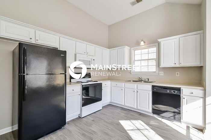 610 South Ashley Glen Circle - Photo 5 of 14