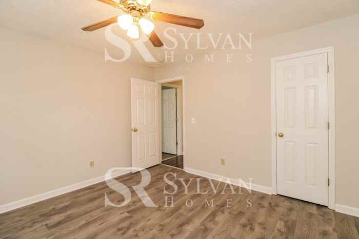 306 Marshall St - Photo 7 of 15