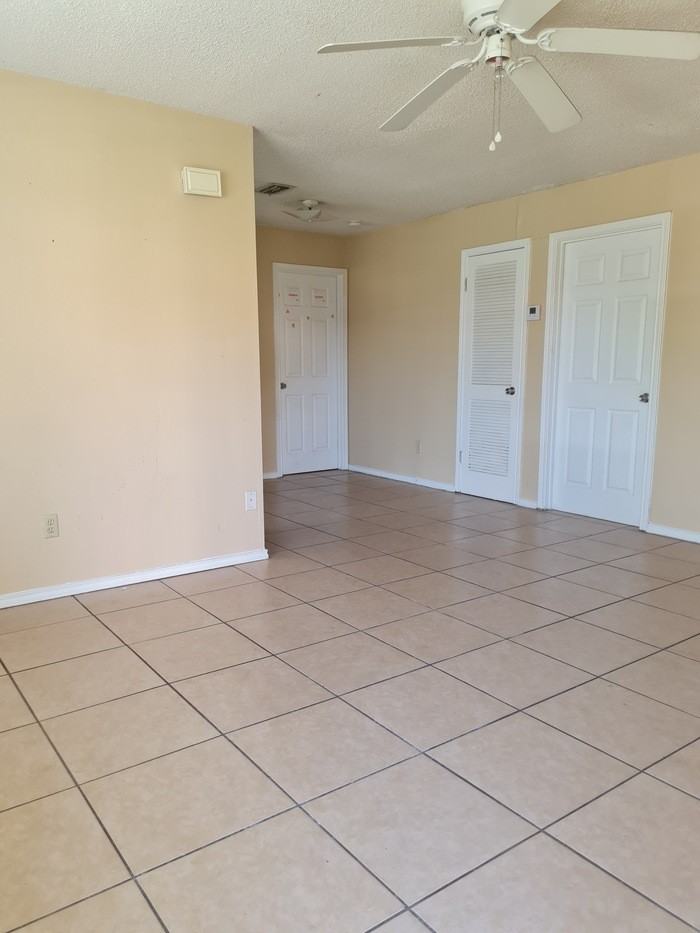 709 Tumbleweed Dr #4 - Photo 4 of 19