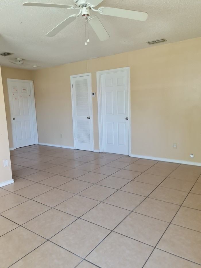 709 Tumbleweed Dr #4 - Photo 5 of 19