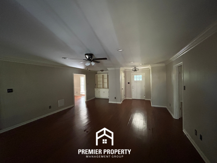 586 Lancelot Ln - Photo 6 of 39