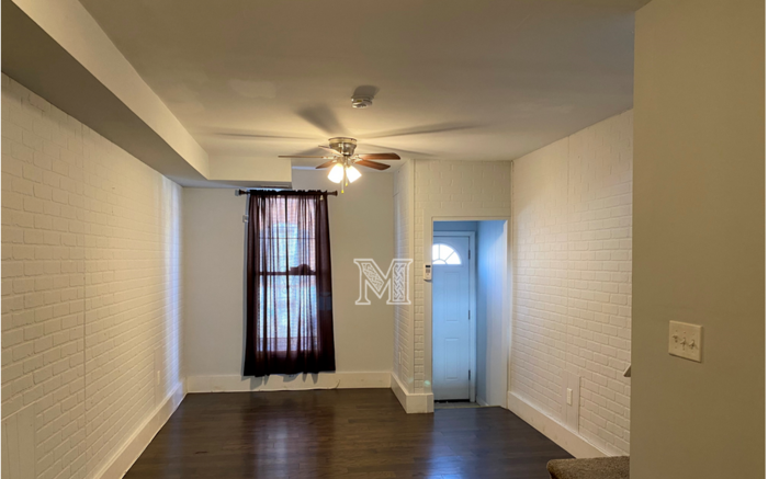 799 N Glover St - Photo 4 of 11