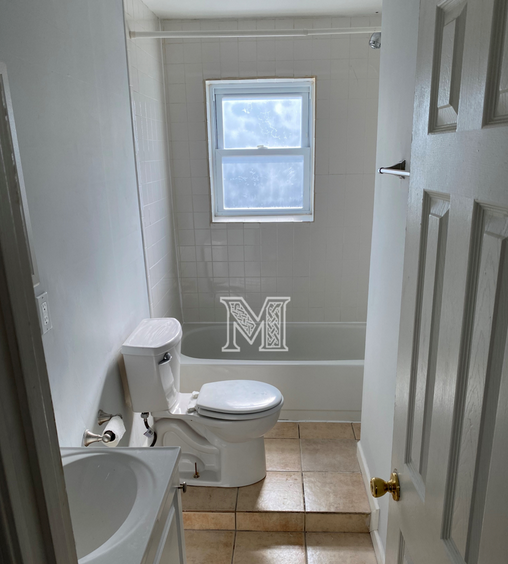 799 N Glover St - Photo 7 of 11