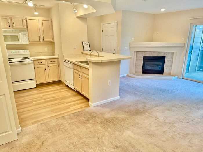 4545 Wheaton Dr #E180 - Photo 6 of 23