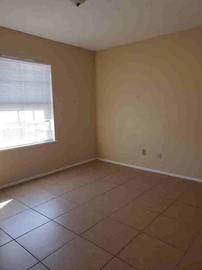 502 E Davis St #16 - Photo 7 of 13