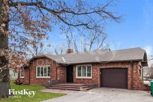 featured image of 705 Ne Shady Lane Dr