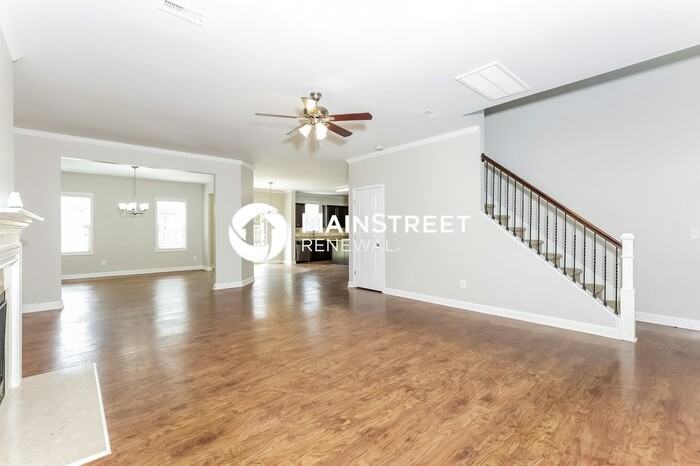 180 Ambergate Dr - Photo 4 of 17