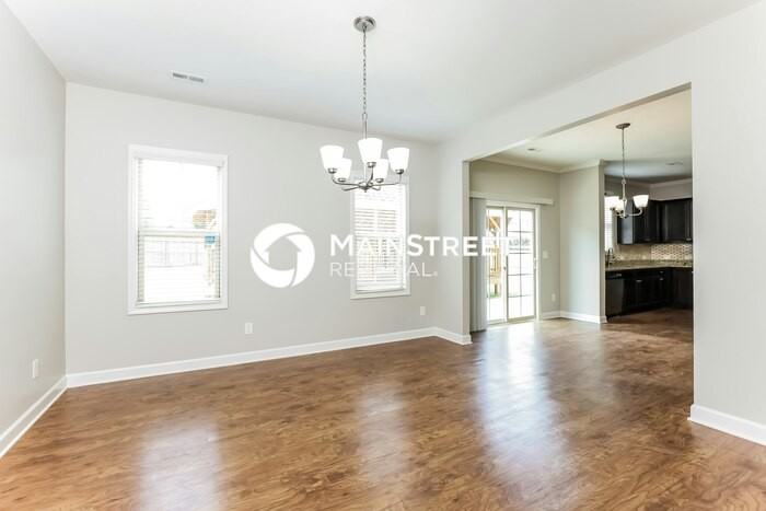 180 Ambergate Dr - Photo 5 of 17