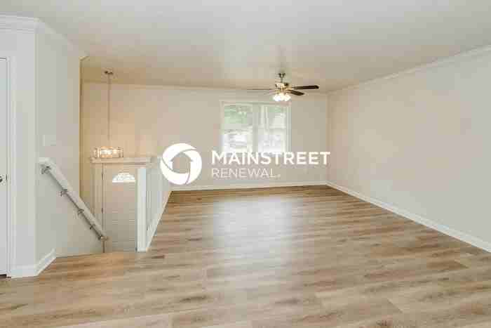 2823 Ithaca Drive Northeast - Photo 6 of 17