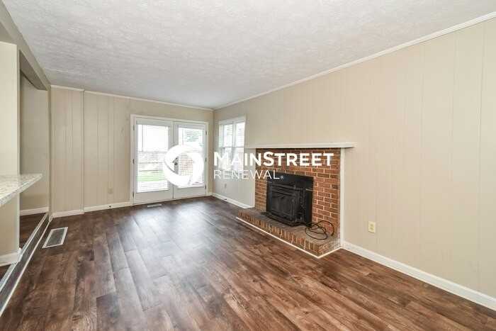 4907 Lunenburg Drive - Photo 4 of 17