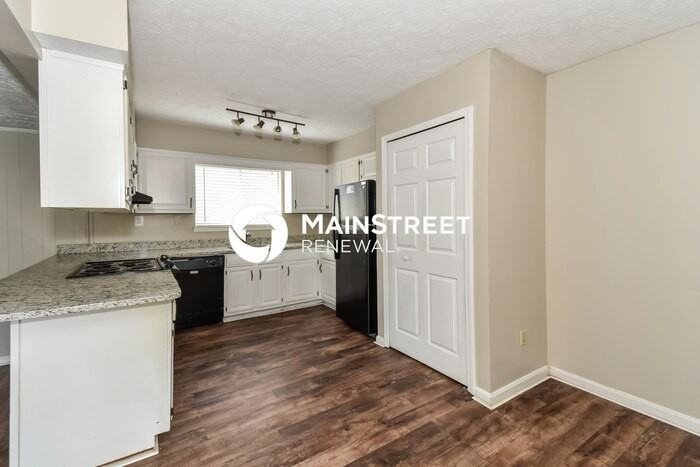 4907 Lunenburg Drive - Photo 6 of 17