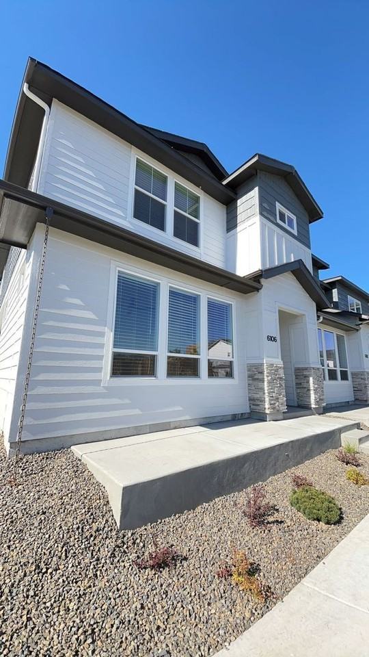 6172 N Tarako Ave - Photo 3 of 14