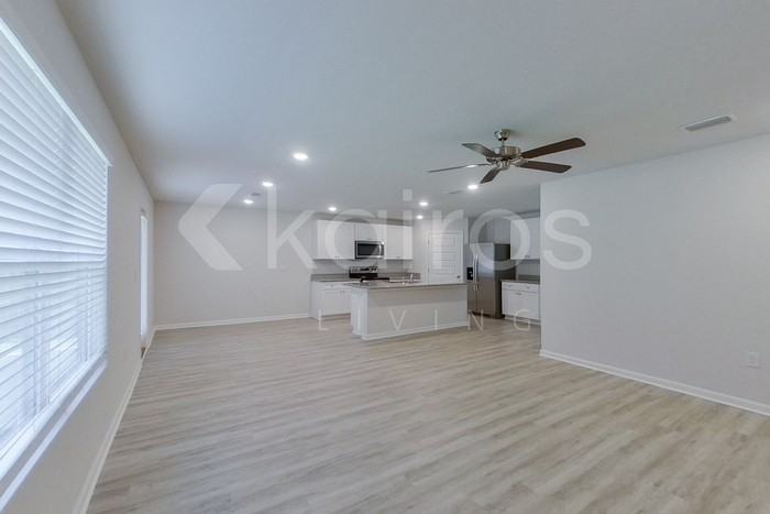 321 Monarch Ln - Photo 4 of 26