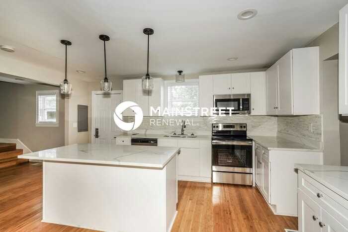 2009 12th Avenue North - Photo 6 of 17