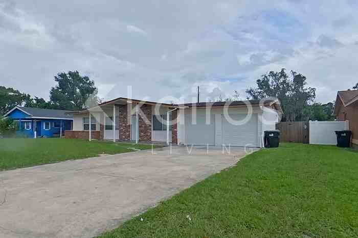 2441 Healy Dr - Photo 4 of 28