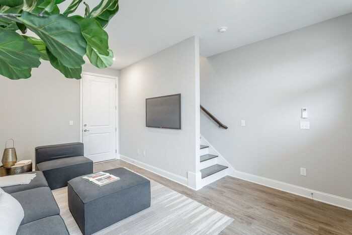 2362 E 18th Street Pl - Photo 2 of 18