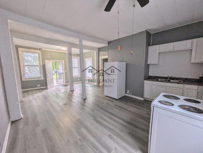 2239 E 34th St #1 - Photo 2 of 8