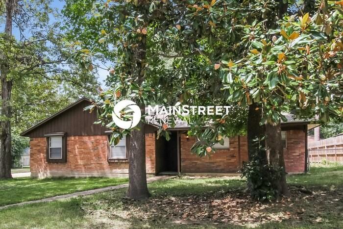 2003 Woodway Dr - Photo 2 of 16