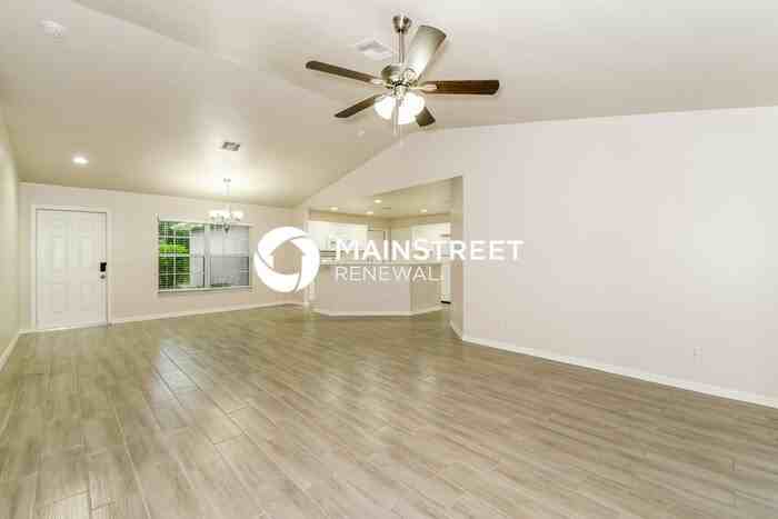 1057 Lilac Avenue - Photo 4 of 16