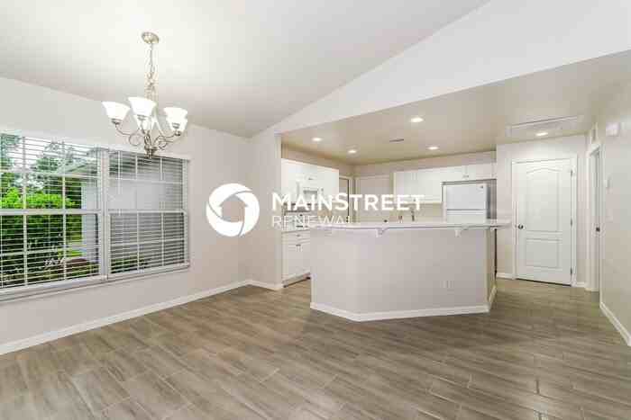 1057 Lilac Avenue - Photo 7 of 16