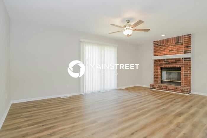 9734 Booth Ave - Photo 3 of 17