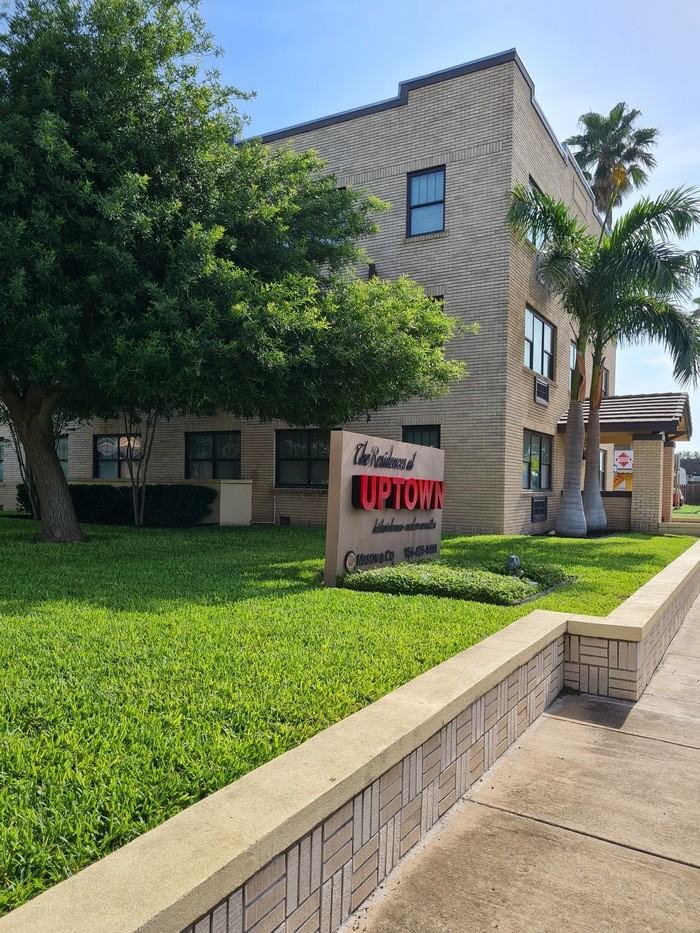 521 East Tyler Avenue #9 - Photo 4 of 14