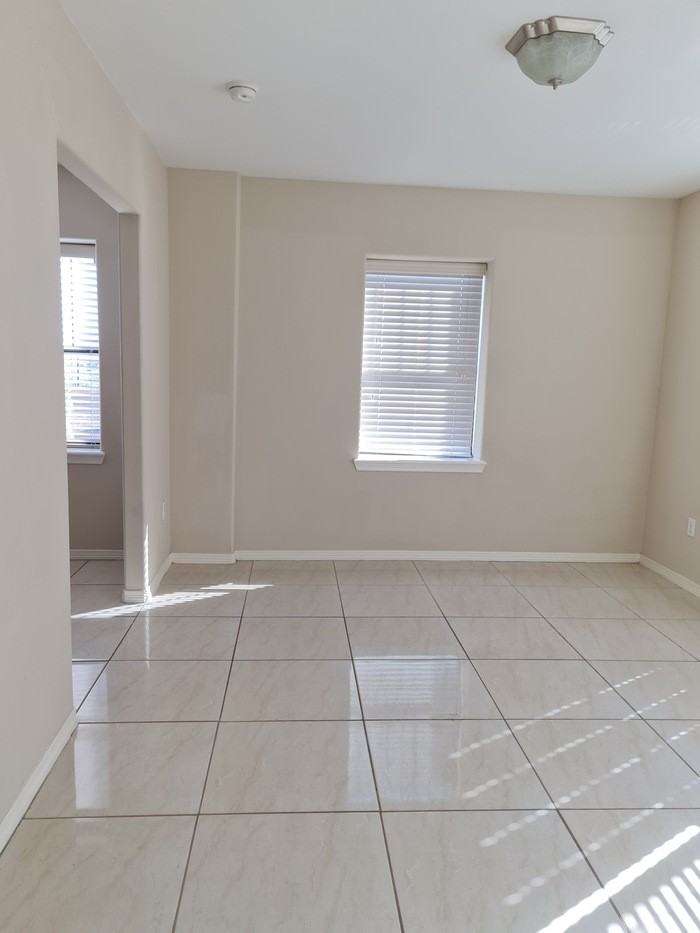 521 East Tyler Avenue #9 - Photo 7 of 14