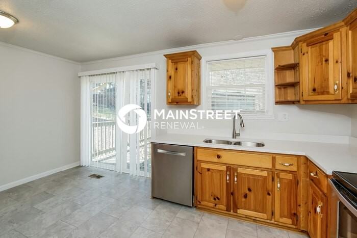 5200 Foxwood Road - Photo 7 of 17