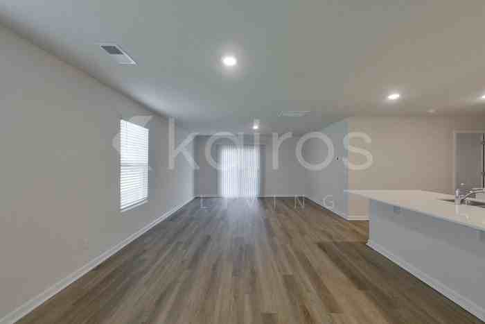 109 Inez Ave - Photo 2 of 27