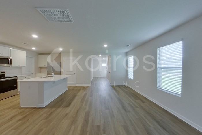 109 Inez Ave - Photo 5 of 27