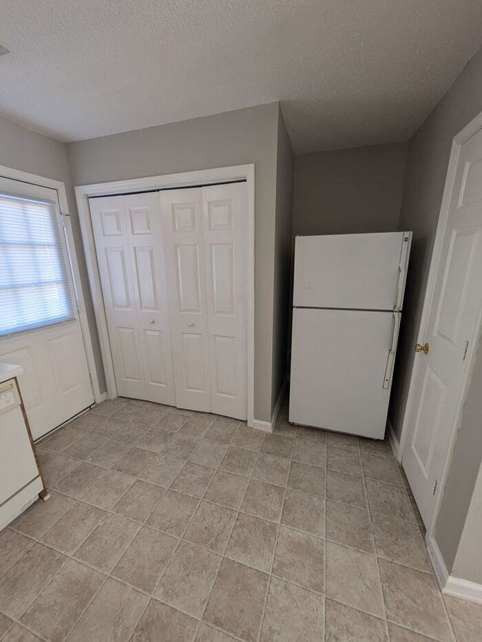 640 West 13th Street #E1 - Photo 4 of 9